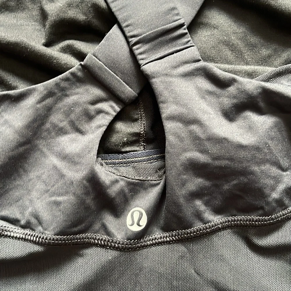 Lululemon sleeveless top 6